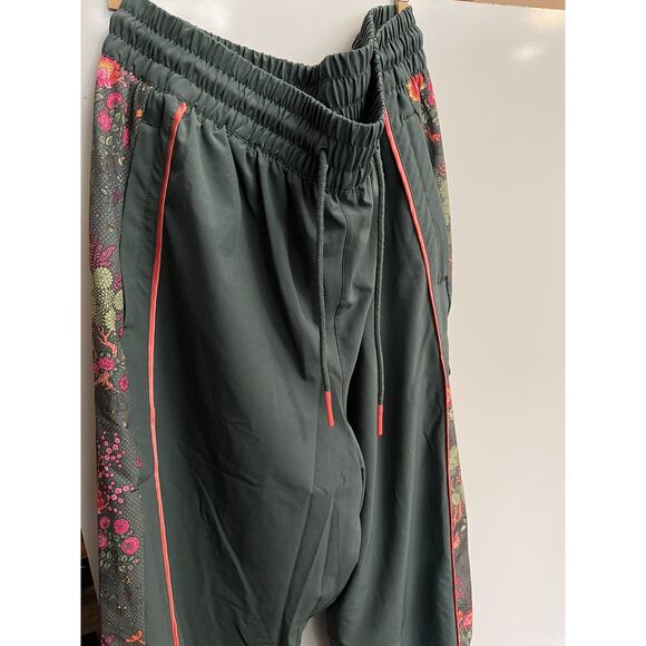 PUMA Women's x Liberty Track Pants NWOT Green Gables SIZE: M - Picture 1 of 4